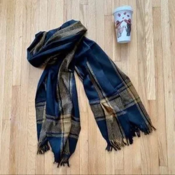 Handmade Guatemalan Lightweight Scarf Black & Gold Metallic Paisley Wrap Shawl - Picture 5 of 5